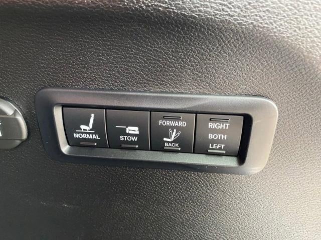 2020 Chrysler Pacifica Red S