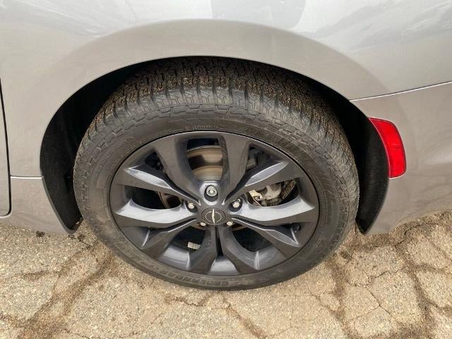 2020 Chrysler Pacifica Red S