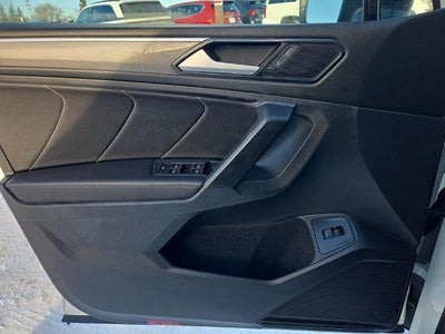 2022 Volkswagen Tiguan SE R-Line Black