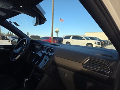 2022 Volkswagen Tiguan SE R-Line Black