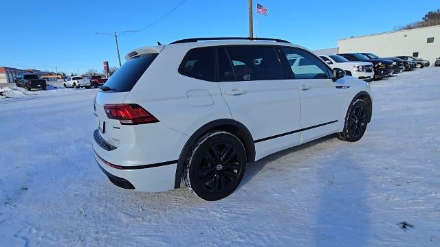 2022 Volkswagen Tiguan SE R-Line Black