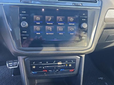 2022 Volkswagen Tiguan SE R-Line Black