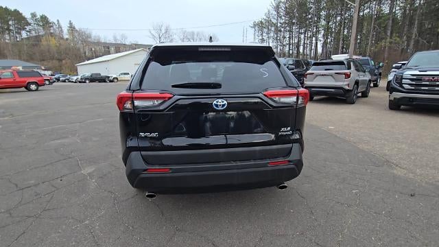 2022 Toyota RAV4 Hybrid XLE